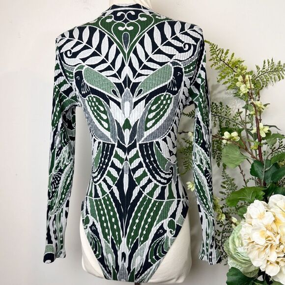 Farm Rio Printed Long-Sleeve Ribbed Bodysuit Green Black | Large - Picture 7 of 14